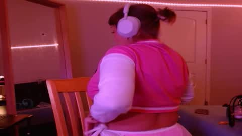 Snapshot of valerie_virago chatting on February 6, 8:40 am Valerie Virago online show from February 6, 8:40 am