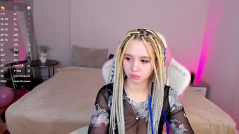 Snapshot of valerie_woods chatting on December 9, 10:43 am Valerie GTM2 Mon Tu Wed Thu Fri0900am-1600pm online show from December 9, 10:43 am