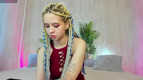 Snapshot of valerie_woods chatting on December 18, 7:58 am Valerie GTM2 Mon Tu Wed Thu Fri0900am-1600pm online show from December 18, 7:58 am