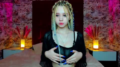 Snapshot of valerie_woods chatting on December 21, 5:25 am Valerie GTM2 Mon Tu Wed Thu Fri0900am-1600pm online show from December 21, 5:25 am