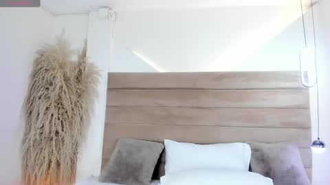 Snapshot of valeriediazx chatting on September 24, 12:19 pm valeri online show from September 24, 12:19 pm