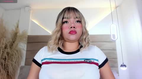 Snapshot of valeriediazx chatting on October 23, 12:15 pm valeri online show from October 23, 12:15 pm