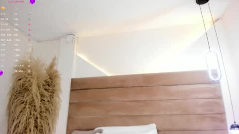 Snapshot of valeriediazx chatting on October 29, 12:18 pm valeri online show from October 29, 12:18 pm