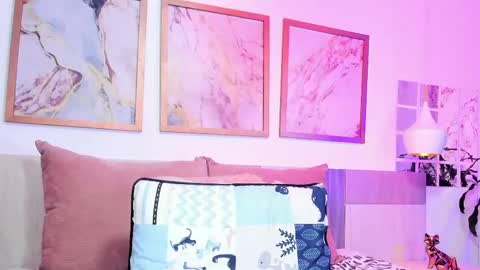 Snapshot of valeriefoxx chatting on April 13, 12:21 pm Valeria online show from April 13, 12:21 pm