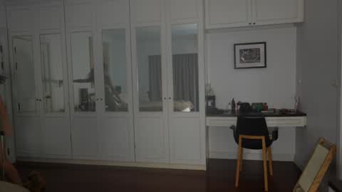 Valerie online show from September 17, 1:51 am