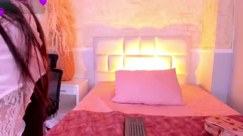 valeriekhaleesi online show from March 31, 8:20 pm