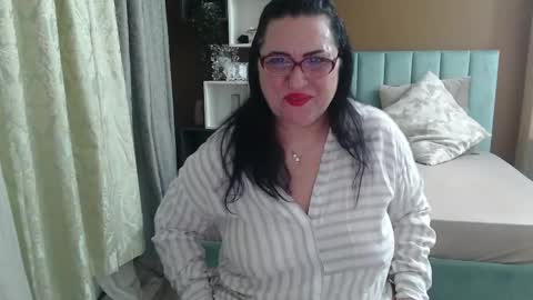 valeriesmiths online show from May 6, 6:08 am