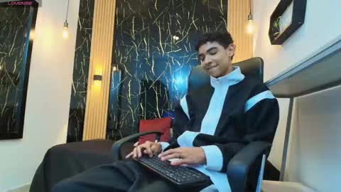 Snapshot of valerihot_1 chatting on March 5, 3:13 am VALERIO online show from March 5, 3:13 am