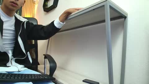 Snapshot of valerihot_1 chatting on March 15, 3:01 am VALERIO online show from March 15, 3:01 am