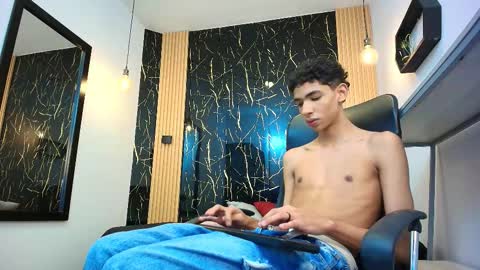 Snapshot of valerihot_1 chatting on March 23, 3:21 am VALERIO online show from March 23, 3:21 am