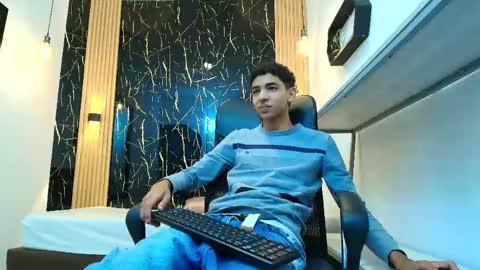 Snapshot of valerihot_1 chatting on March 24, 3:00 am VALERIO online show from March 24, 3:00 am