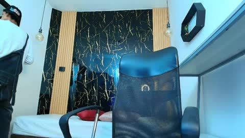 Snapshot of valerihot_1 chatting on April 2, 3:48 am VALERIO online show from April 2, 3:48 am