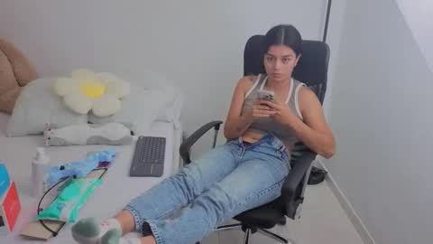 Juli C online show from November 8, 12:55 am