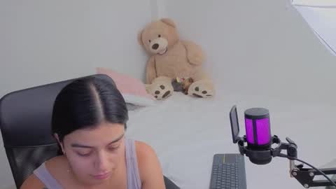 Juli C online show from December 16, 12:48 am