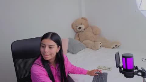 Juli C online show from December 18, 1:22 am