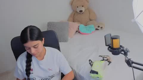 valerihouse_ online show from May 15, 1:45 am
