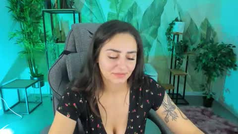 Valerie online show from November 27, 3:47 pm