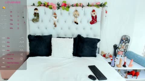 valeria111111 online show from December 10, 8:38 pm