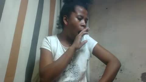 Snapshot of valerinezah chatting on March 9, 7:12 am valerinezah online show from March 9, 7:12 am