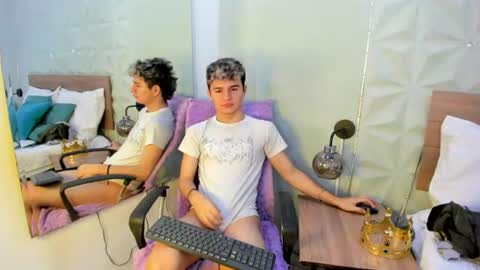 Snapshot of valerius_angel chatting on June 23, 12:52 am V A L E R I U S online show from June 23, 12:52 am