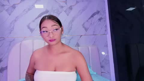Snapshot of valery_97 chatting on May 3, 3:12 am Valeryn online show from May 3, 3:12 am