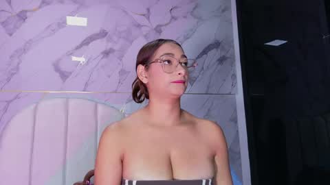 Snapshot of valery_97 chatting on May 6, 3:02 am Valeryn online show from May 6, 3:02 am