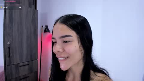 Snapshot of valery__nova chatting on February 28, 2:01 am Cris online show from February 28, 2:01 am