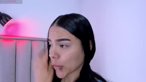 Snapshot of valery__nova chatting on March 22, 11:57 am Cris online show from March 22, 11:57 am