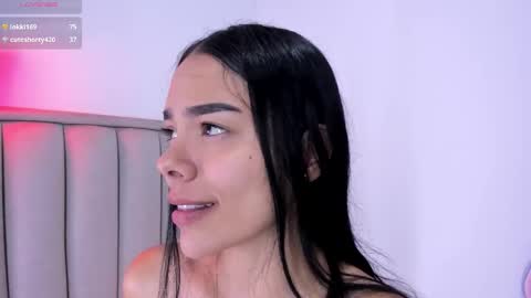 Snapshot of valery__nova chatting on March 24, 1:32 am Cris online show from March 24, 1:32 am