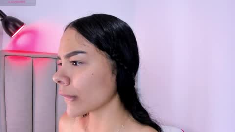 Snapshot of valery__nova chatting on March 27, 3:01 am Cris online show from March 27, 3:01 am