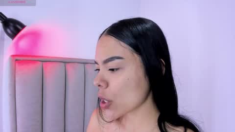 Snapshot of valery__nova chatting on April 2, 12:47 pm Cris online show from April 2, 12:47 pm