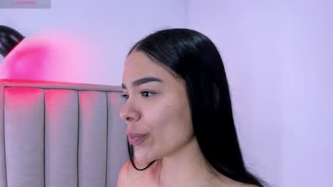 Snapshot of valery__nova chatting on April 5, 12:57 pm Cris online show from April 5, 12:57 pm