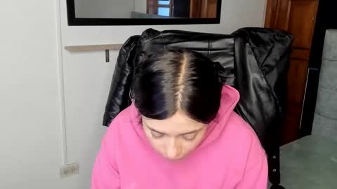 valery_bonneth online show from February 6, 12:30 pm