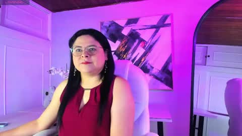 valery_lux_ online show from April 20, 12:52 pm