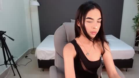 valery_restrepo online show from June 23, 8:40 pm