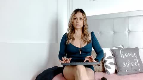Snapshot of valery_roche chatting on October 21, 1:56 pm valery_roche online show from October 21, 1:56 pm
