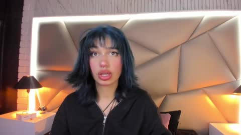 valery_smith15 online show from January 12, 6:28 am