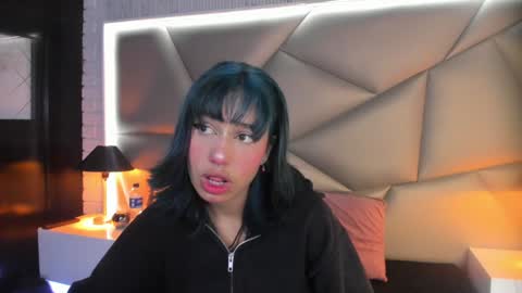 valery_smith15 online show from January 17, 3:34 am