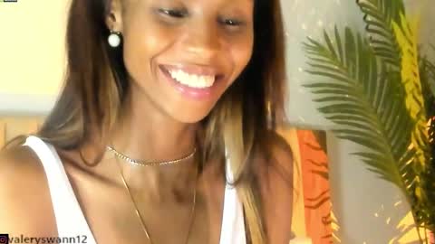 Snapshot of valery_swan1 chatting on December 16, 7:48 am Valery swan1 online show from December 16, 7:48 am