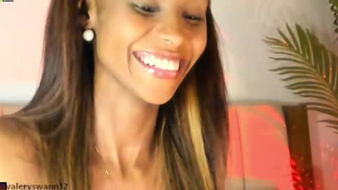Snapshot of valery_swan1 chatting on December 24, 1:38 am Valery swan1 online show from December 24, 1:38 am