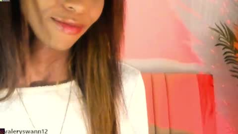 Snapshot of valery_swan1 chatting on December 24, 8:38 pm Valery swan1 online show from December 24, 8:38 pm