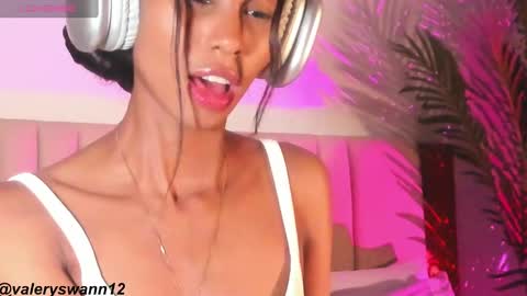 Snapshot of valery_swan1 chatting on February 7, 2:19 am Valery swan1 online show from February 7, 2:19 am