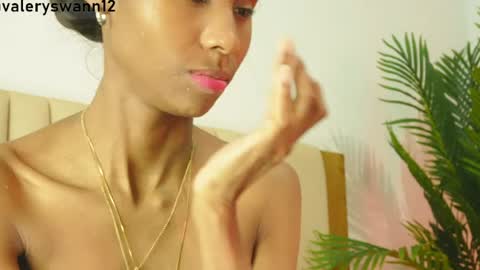 Snapshot of valery_swan1 chatting on April 7, 5:52 am Valery swan1 online show from April 7, 5:52 am