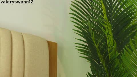 Snapshot of valery_swan1 chatting on April 10, 4:28 am Valery swan1 online show from April 10, 4:28 am