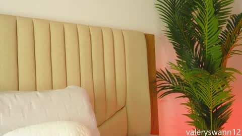 Snapshot of valery_swan1 chatting on April 16, 7:31 am Valery swan1 online show from April 16, 7:31 am