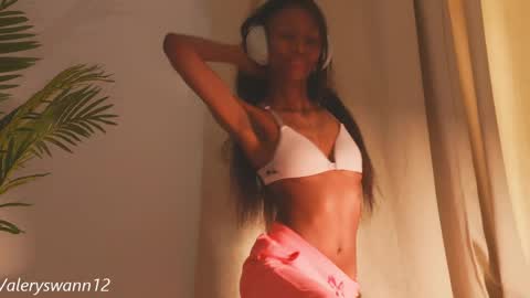 Valery swan1 online show from May 26, 4:25 pm