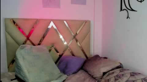 Snapshot of valery_sweet04 chatting on May 31, 7:15 pm valery_sweet04 online show from May 31, 7:15 pm
