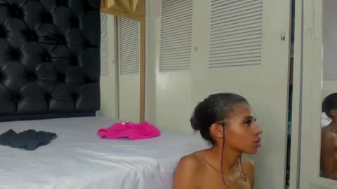 Snapshot of valery_villa_ chatting on December 6, 11:14 pm Valery online show from December 6, 11:14 pm