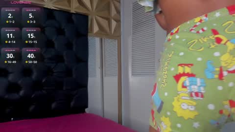 Snapshot of valery_villa_ chatting on December 8, 7:11 pm Valery online show from December 8, 7:11 pm