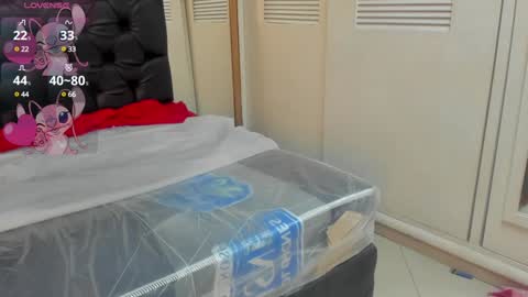 Snapshot of valery_villa_ chatting on December 22, 7:00 am Valery online show from December 22, 7:00 am